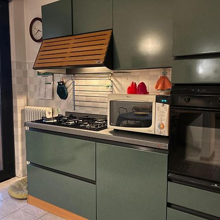 Accogliente Stanza Privata Con Bagno Privato - Daniele'S House Apartment San Donato Milanese Luaran gambar