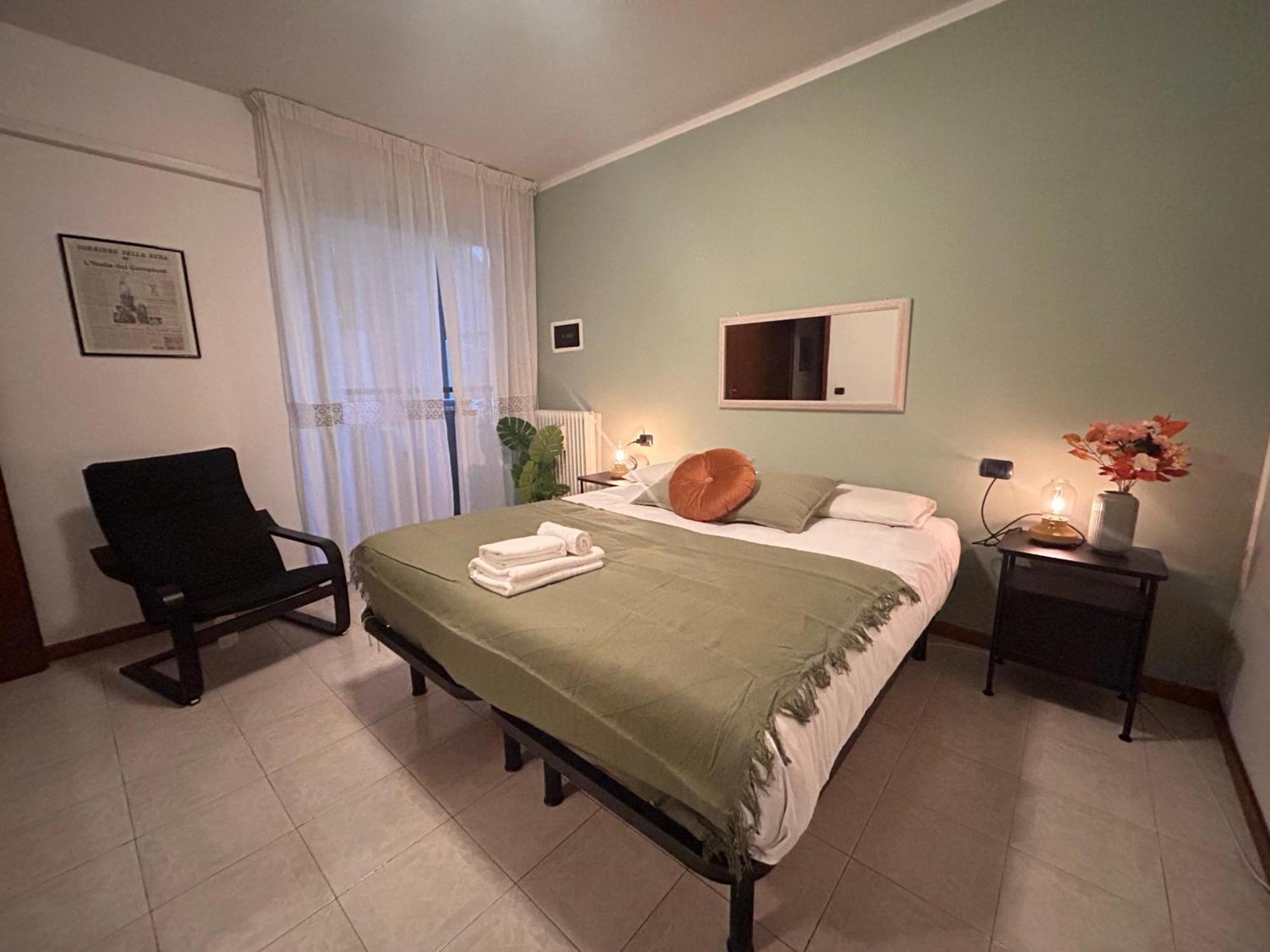 Accogliente Stanza Privata Con Bagno Privato - Daniele'S House Apartment San Donato Milanese Luaran gambar